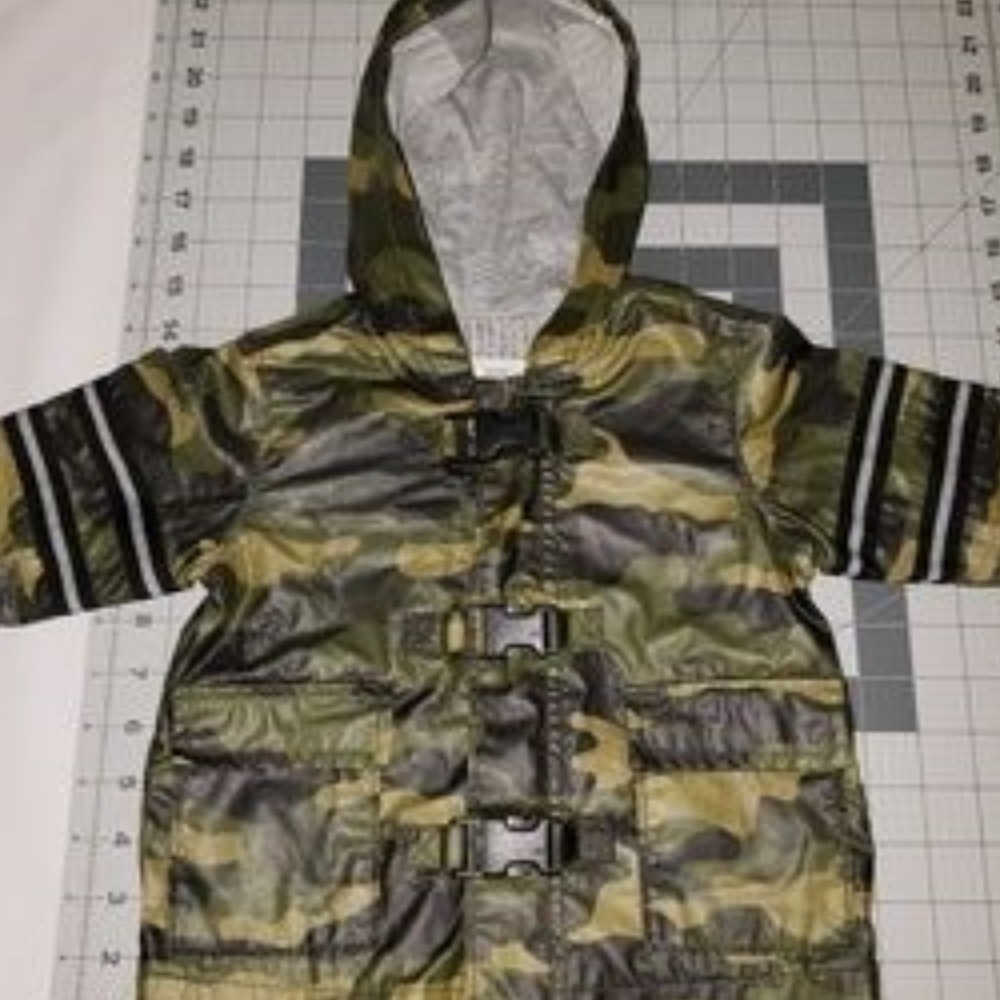 ♡♡OLD NAVY hooded raincoat Camouflage 6-12 months